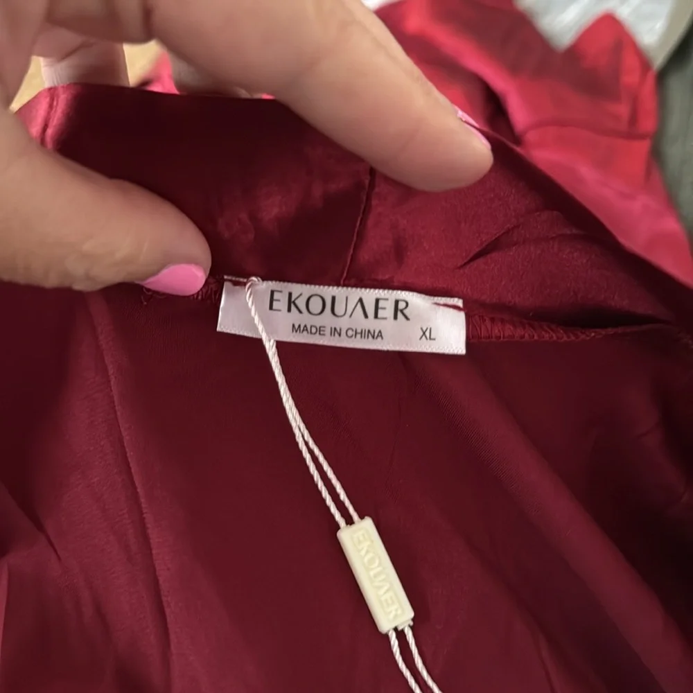 NWT Ekouaer Satin Robe‎ with Belt Bell Sleeves Burgundy XL